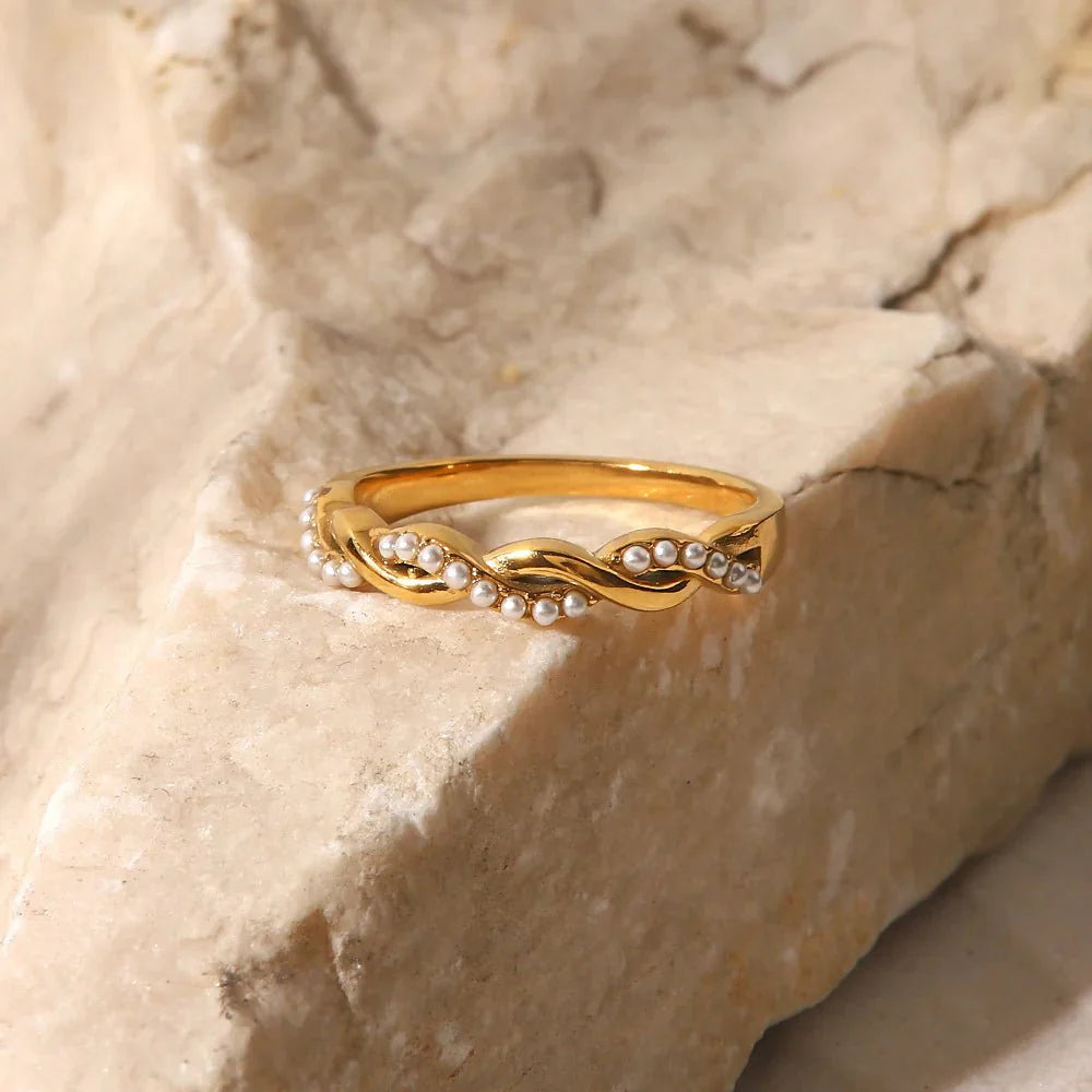 Felicienne Pearl Ring